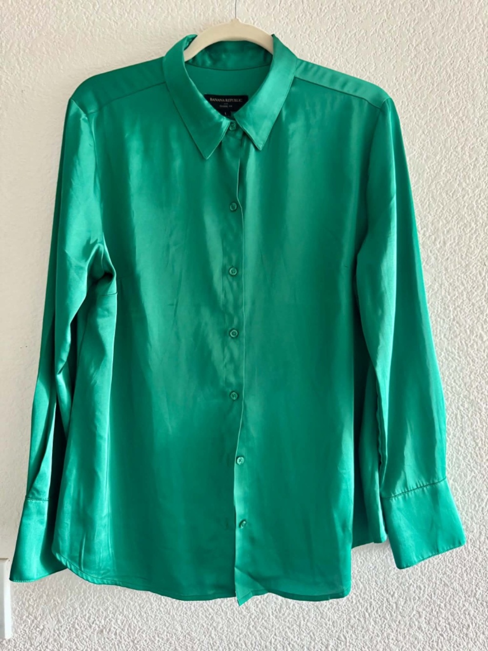 NWT Banana Republic Emerald Green Satin Classic Shirt Large
